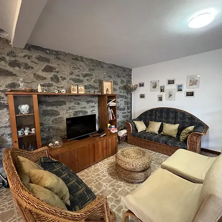 Calheta 2 Bedroom Traditional House